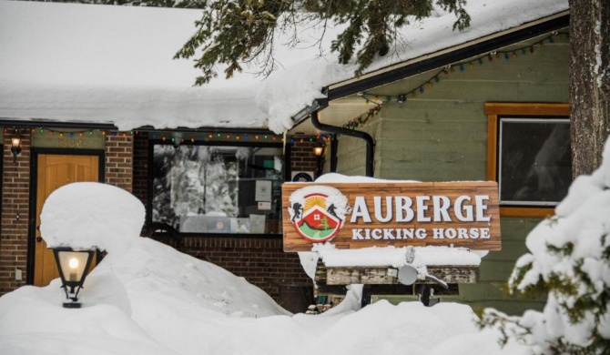 Auberge Kicking Horse Guest House