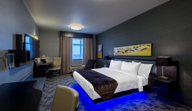 Applause Hotel Calgary Airport by CLIQUE