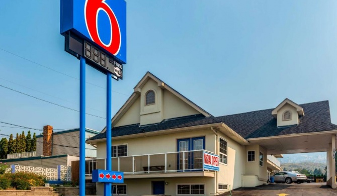 Motel 6-Kamloops, BC