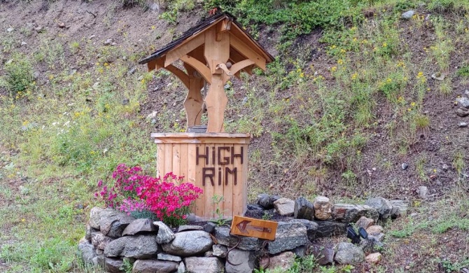 High Rim Vacation Suites