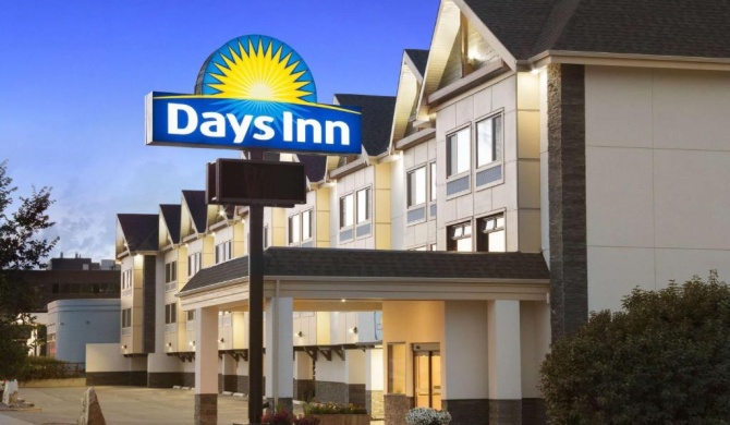 Days Inn by Wyndham Calgary Northwest