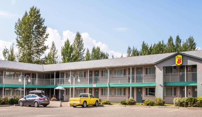 Super 8 by Wyndham Quesnel BC