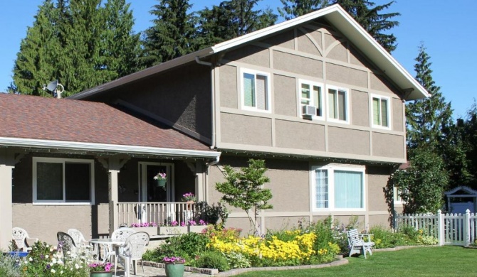 Alpenrose Revelstoke Bed & Breakfast