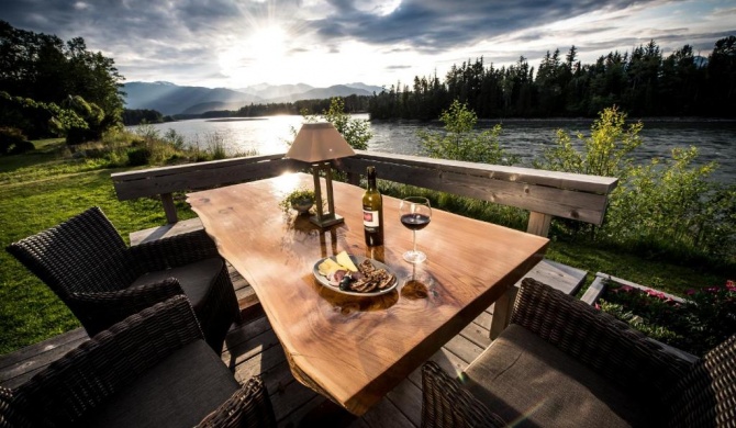 Skeena River House Bed & Breakfast