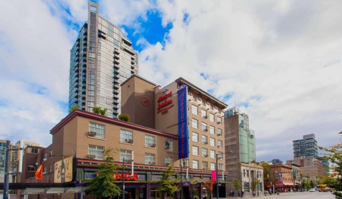 Howard Johnson by Wyndham Vancouver Downtown