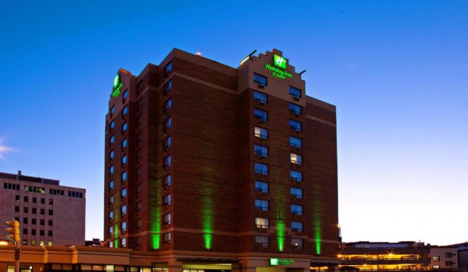 Holiday Inn & Suites Winnipeg Downtown, an IHG Hotel