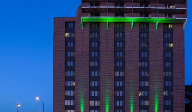 Holiday Inn Winnipeg - Airport West, an IHG Hotel