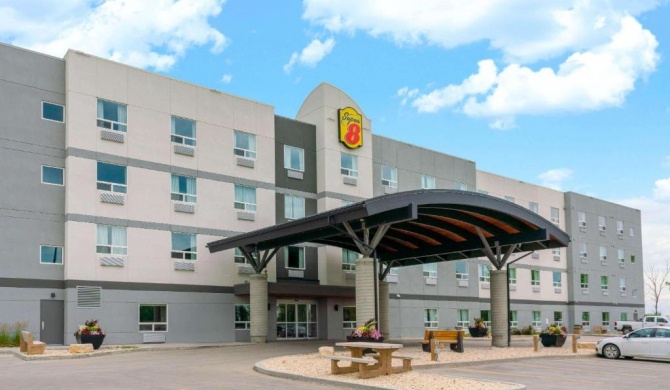 Super 8 by Wyndham Winnipeg East MB