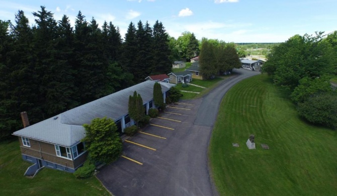 The Lionstone Inn Motel and Cottages