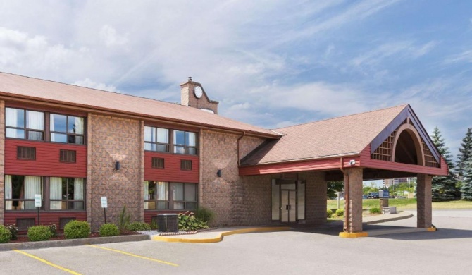 Travelodge by Wyndham Downtown Barrie