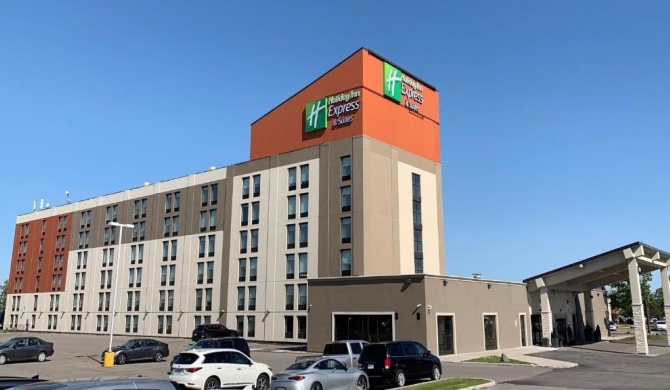 Holiday Inn Express & Suites Toronto Airport West, an IHG Hotel