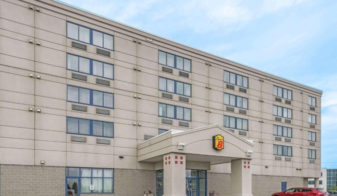 Super 8 by Wyndham Mississauga