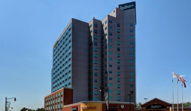 Radisson Hotel & Suites Fallsview