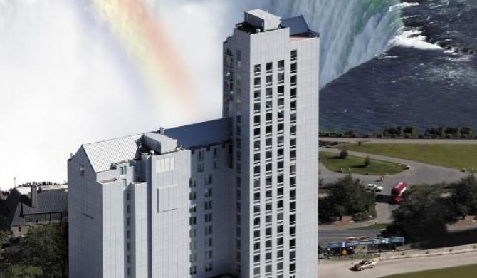 The Oakes Hotel Overlooking the Falls