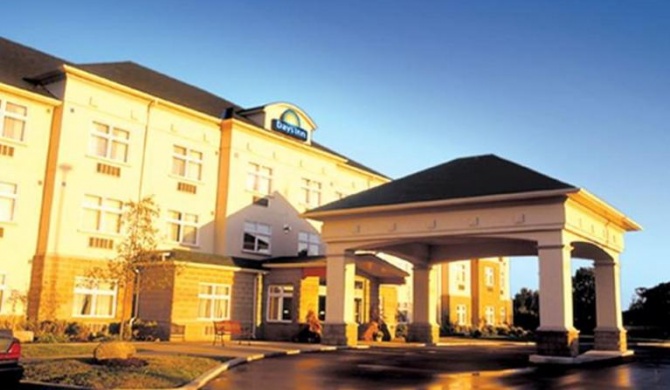 Days Inn by Wyndham Orillia