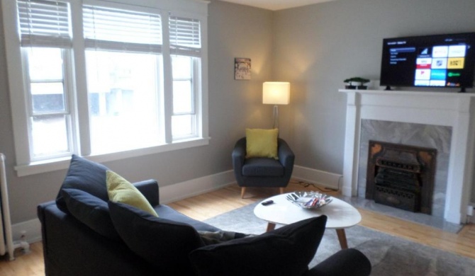 Beautiful, Clean, Quiet 2 BR-In Downtown Ottawa. Parking, WIFI and Netflix Included