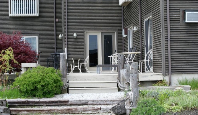 Inn on the Harbour and Telegraph House