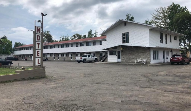 Voyageur Motel