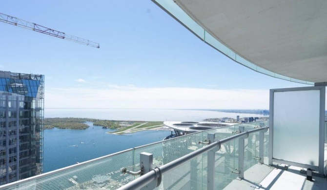 60th+ floor sub penthouse lake view condo