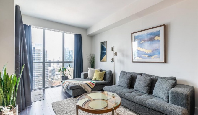 Stylish Apartment near CN Tower