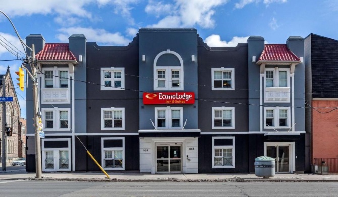 Econo Lodge Inn & Suites Downtown