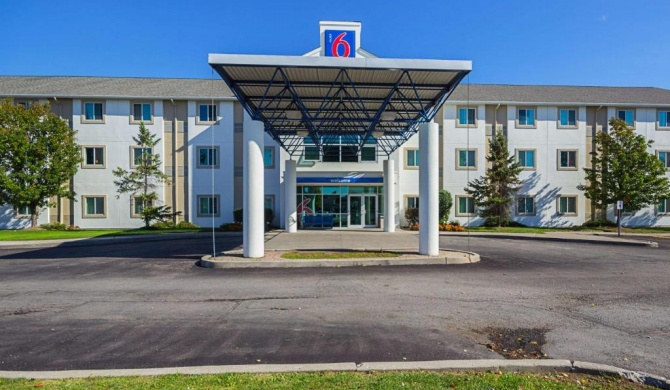 Motel 6-Whitby, ON - Toronto East