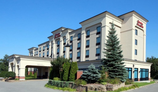 Hampton Inn & Suites Laval