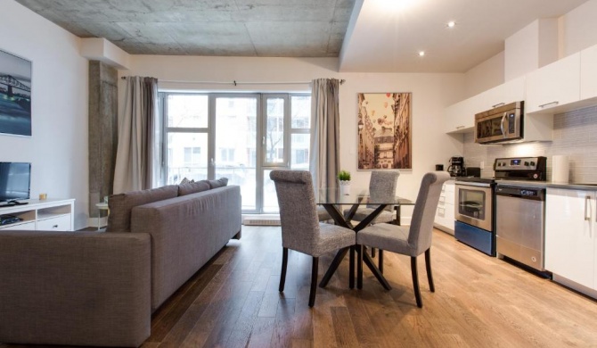 Apartment in Quartiers des Spectacles !!!