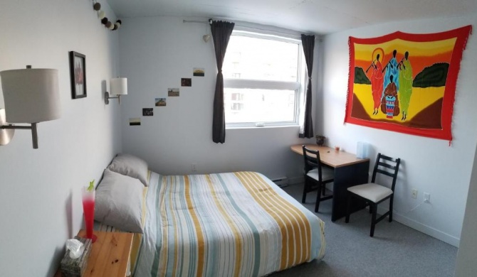 Very nice, clean and quiet double room next to downtown