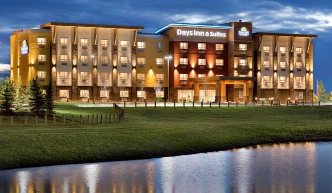 Days Inn & Suites by Wyndham Airdrie