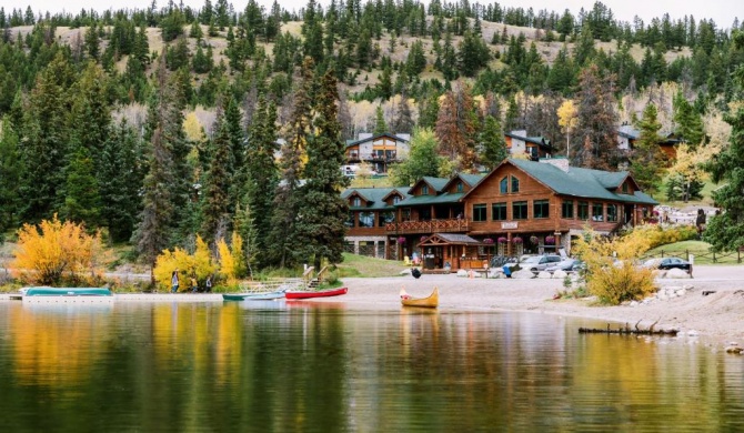 Pyramid Lake Resort