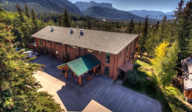 Overlander Mountain Lodge