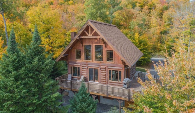 Log Cabin Home with Lake and Mountain view by Reserver.ca