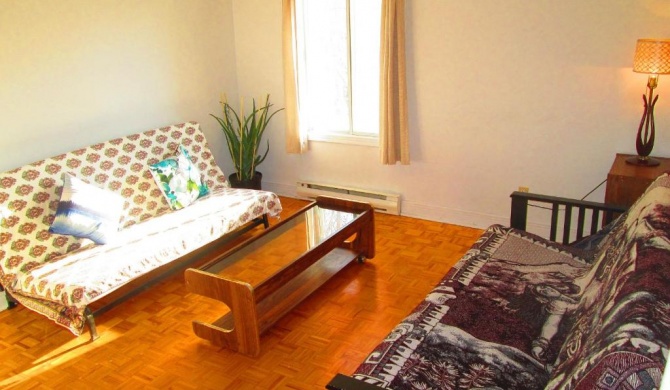 Apartment by Old Sainte Rose - Available for 32 Nights Minimum