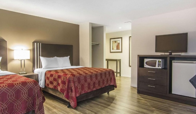 Econo Lodge Inn and Suites Lethbridge