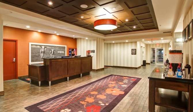 Hampton Inn & Suites Red Deer