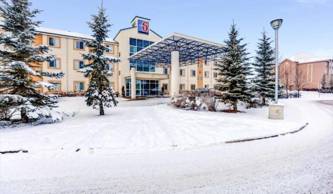 Motel 6-Red Deer, AB